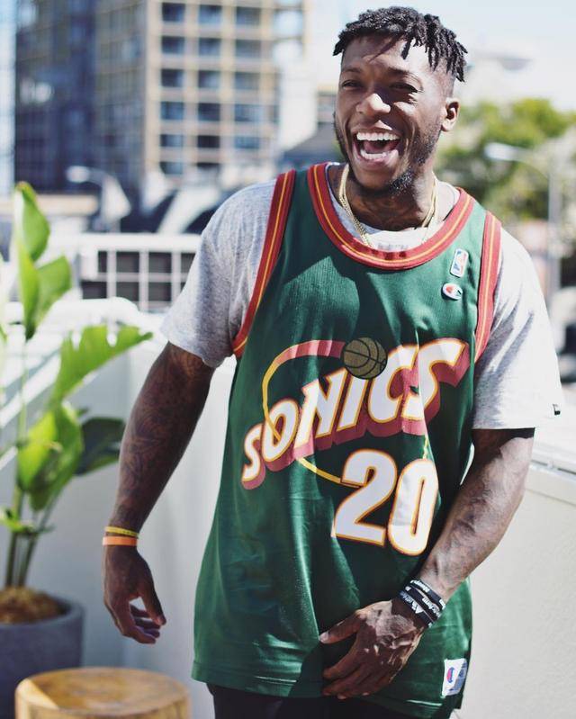 关于绿衫军后卫关键出手，力夺比赛胜利的信息