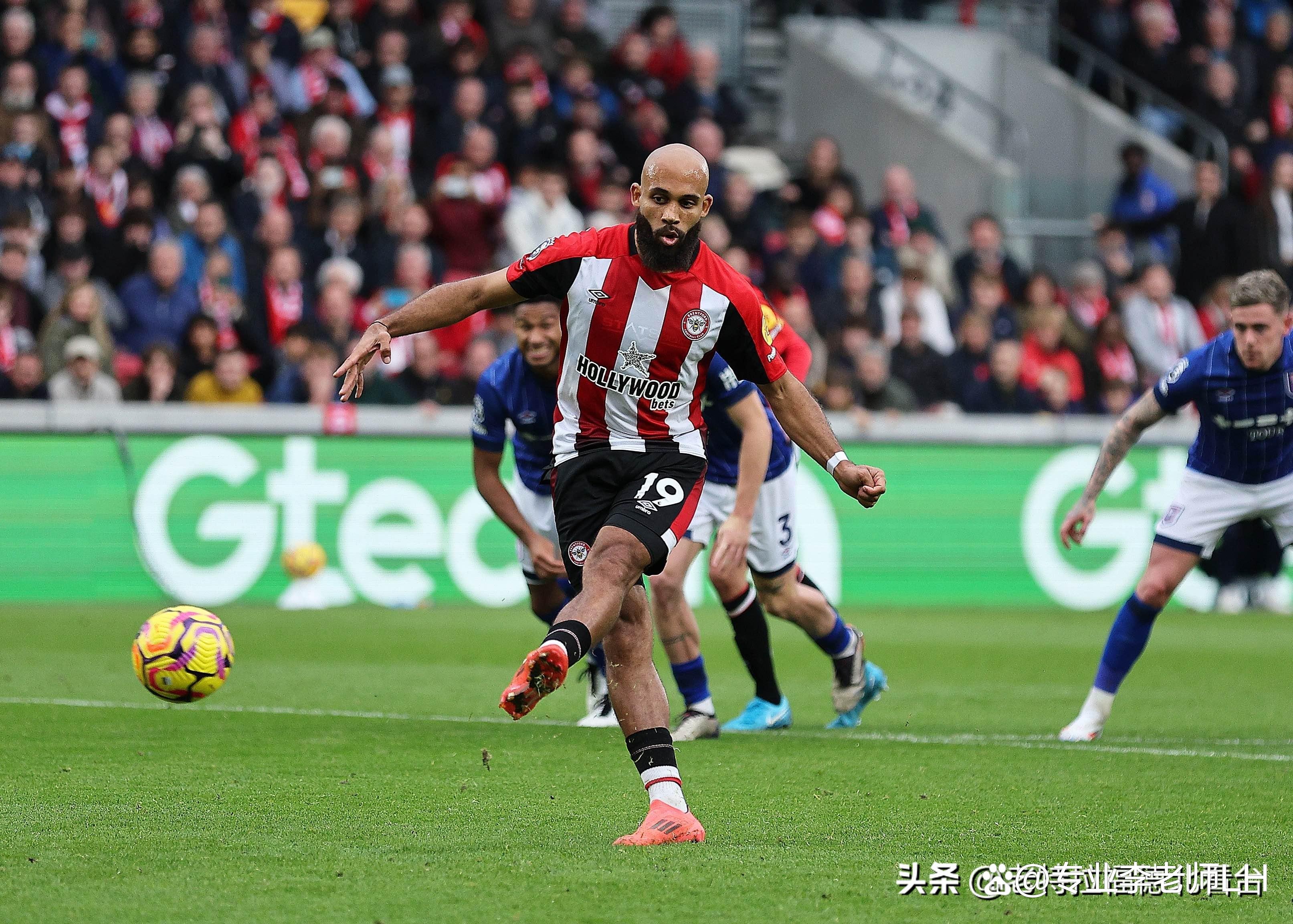 曼联主场胜利，继续追赶前四的简单介绍