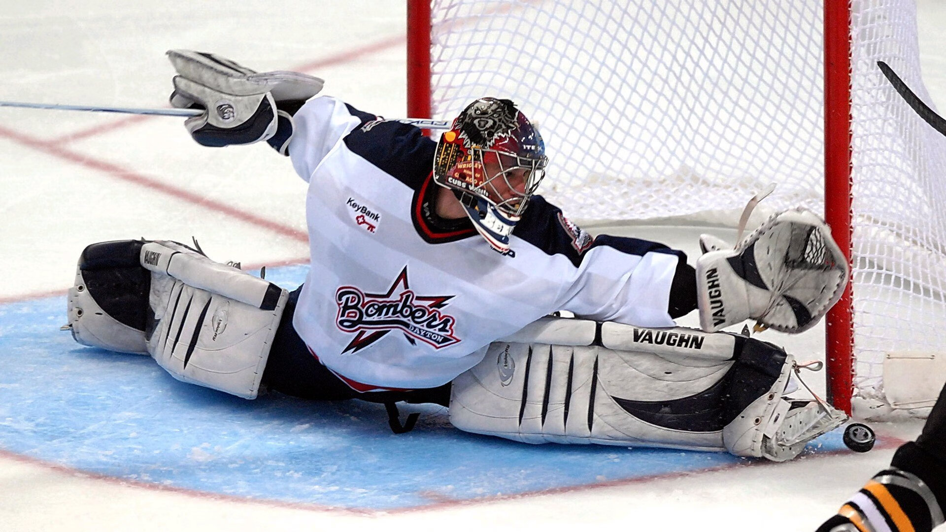 当东方雄狮遇见丹佛高原,切特·霍姆格伦如何成为广东队与掘金之战的全球焦点