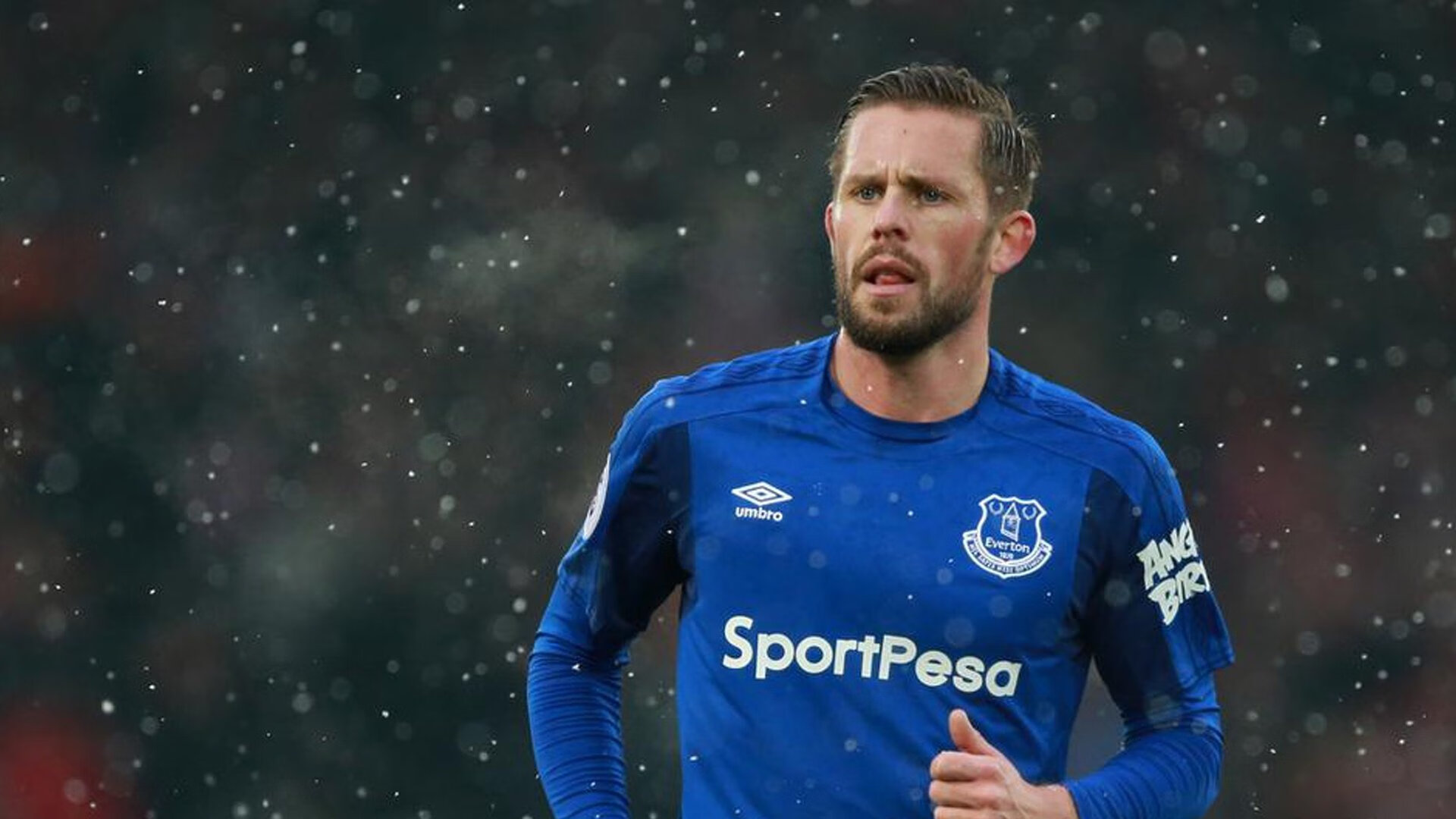 黄与橙的战争，当阿拉巴在比利亚雷亚尔扛起全队的夜晚，荷兰听见了叹息